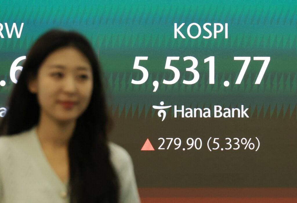 Ανακάμπτουν οι ασιατικές αγορές, βουτιά στο πετρέλαιο μετά τις δηλώσεις Τραμπ