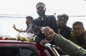 Ο νέος πρωθυπουργός του Νεπάλ είναι ένας 35χρονος πρώην ράπερ