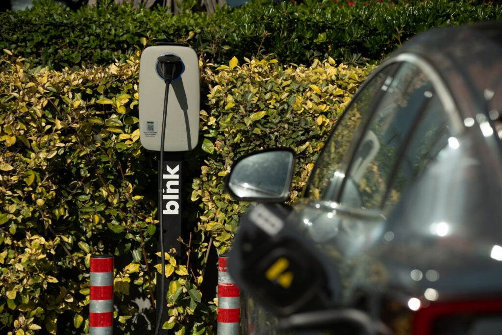 Blink Charging Hellas: 90 νέοι φορτιστές ηλεκτρικών οχημάτων το 2025