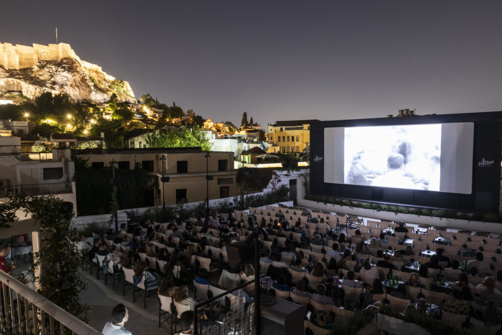 Πότε ανοίγουν τα θερινά σινεμά