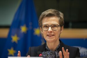 ΕΚΤ: Πρόκληση η έξοδος των κόκκινων δανείων από την οικονομία, αντιστοιχούν στο ⅓ του ΑΕΠ