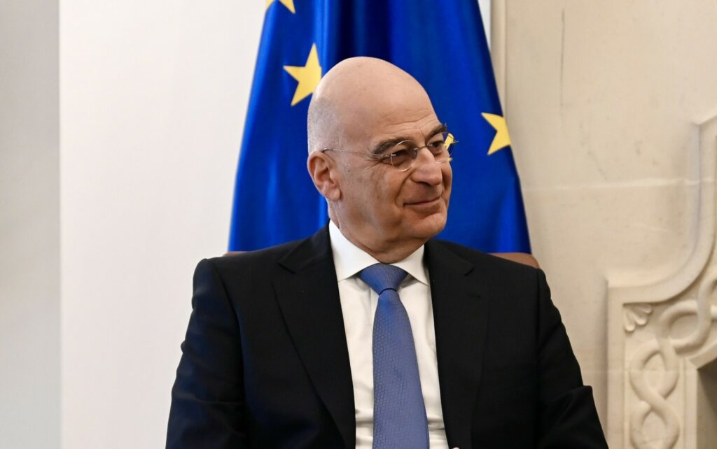 Η εκτίναξη στις δημοσκοπήσεις, η συνάντηση Σαμαρά – Δένδια στην Καλαμάτα, οι συνομιλητές του Τσίπρα και τα fake news της καταστροφολογίας