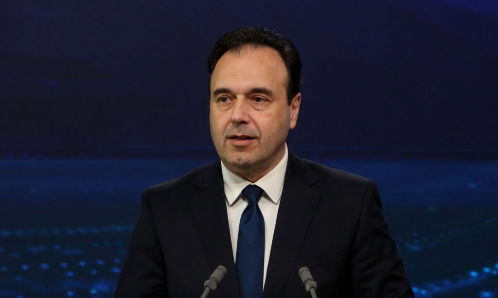 Ο εφτάψυχος Μητσοτάκης, η αλβανική εισβολή στον Κάθετο Διάδρομο, οι “φωτογραφίες” σε διαγωνισμούς του Ψηφιακής Διακυβέρνησης και το μπλόκο από ΕΕ στα λεφτά του ΕΣΠΑ