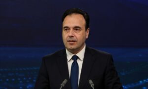 Ο εφτάψυχος Μητσοτάκης, η αλβανική εισβολή στον Κάθετο Διάδρομο, οι “φωτογραφίες” σε διαγωνισμούς του Ψηφιακής Διακυβέρνησης και το μπλόκο από ΕΕ στα λεφτά του ΕΣΠΑ