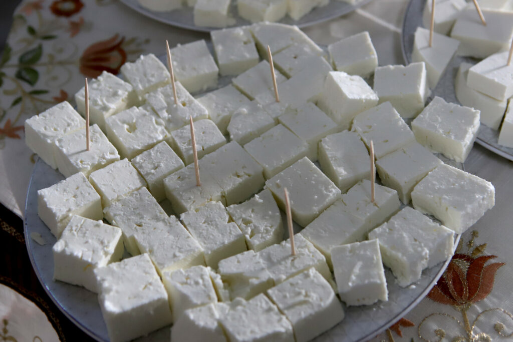 Φέτα: Πού και πόσο πουλάμε εκτός Ελλάδας, εκτίναξη εξαγωγών κατά 700 εκατ. ευρώ