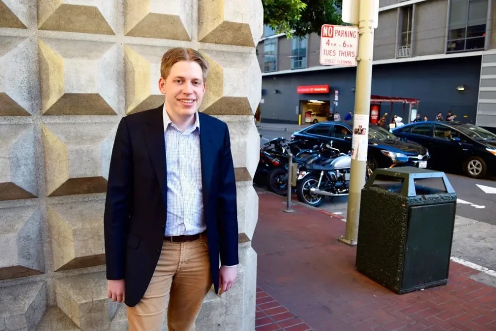 Airbnb: Νέα εποχή στη διοίκηση με τον Γκας Φούλντερ της Uber επικεφαλής