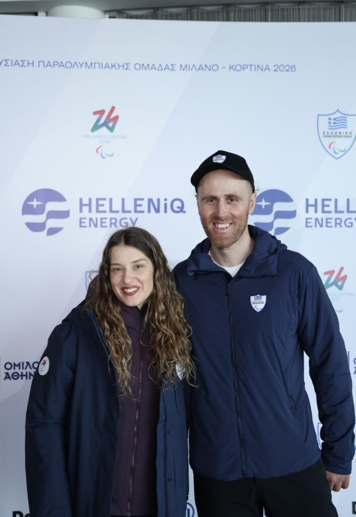 Η Εύα Νίκου, παραολυμπιονίκης στο αλπικό σκι και ο συνοδός της Δημήτρης Προφέντζας