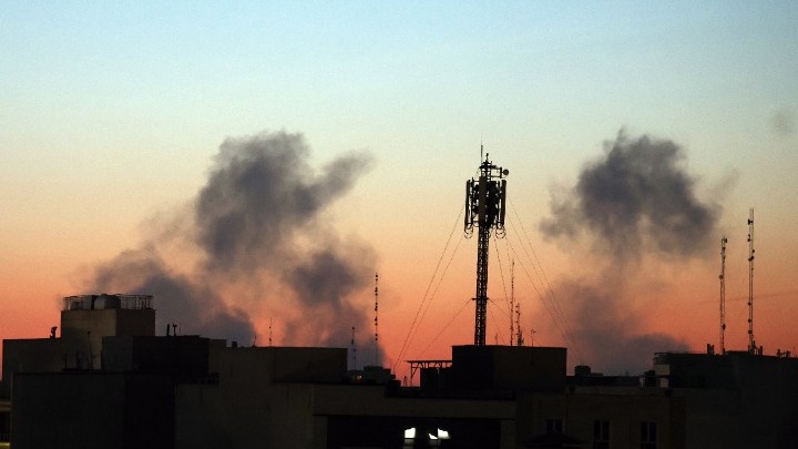 Πόλεμος στη Μέση Ανατολή: Ισχυρές εκρήξεις στο αεροδρόμιο της Τεχεράνης – Το Ιράν απαντά με νέες επιθέσεις