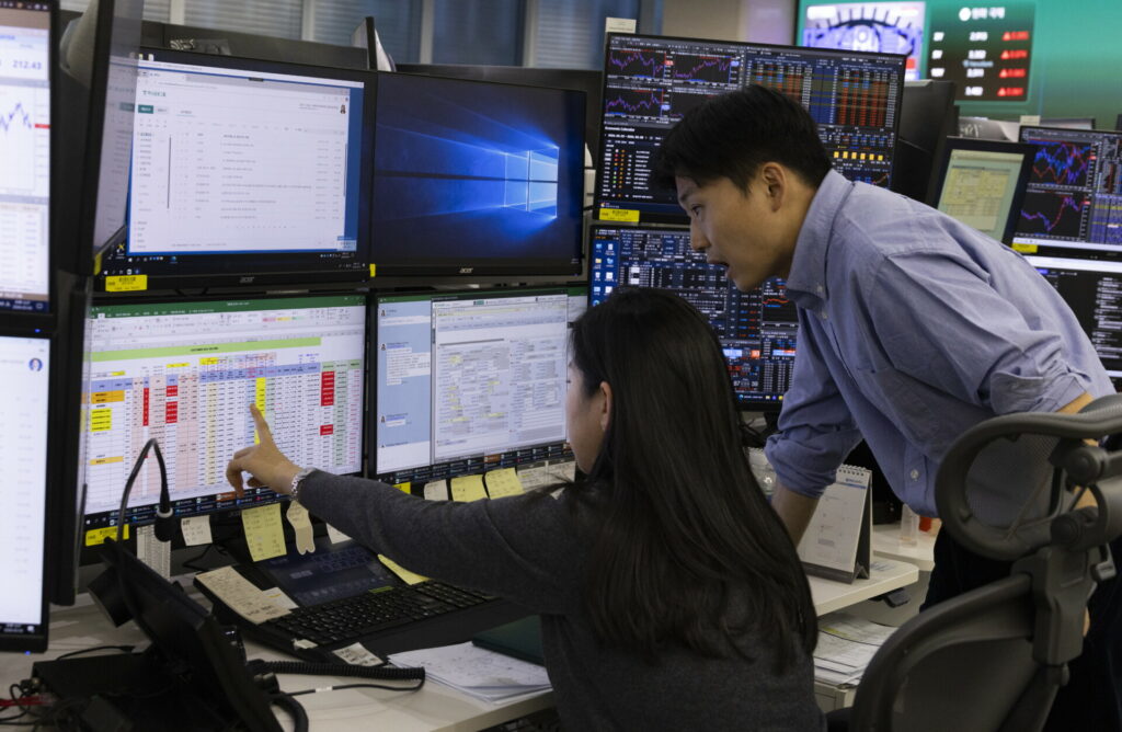 Καταρρέουν τα ασιατικά χρηματιστήρια, ελεύθερη πτώση στη Νότια Κορέα