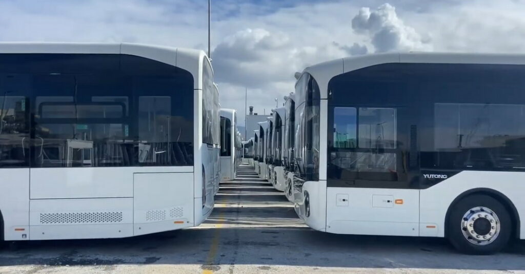 Θεσσαλονίκη: Μπήκαν οι υπογραφές στην ενδιάμεση σύμβαση των 42 εκατ. για τις περιαστικές λεωφορειακές γραμμές