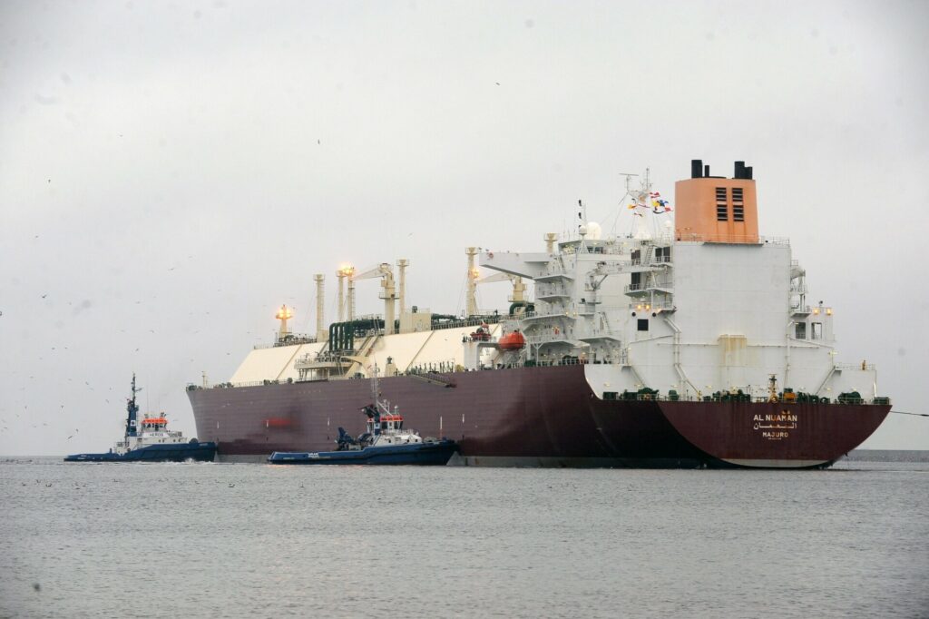 Το Ιράν χτυπά τουρισμό και ενέργεια: Άλμα 40% στις τιμές φυσικού αερίου, χάος στα αεροδρόμια της Μέσης Ανατολής