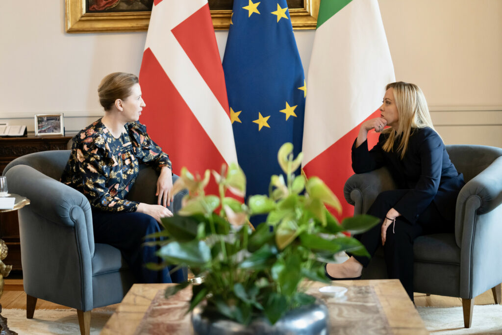 Δανία και Ιταλία ζητούν αυστηρότερα μέτρα για μεταναστευτικές ροές λόγω πολέμου