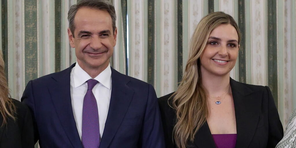 Σοφία Μητσοτάκη; Τι απαντά στις κατηγορίες για τον τρόπο που επέστρεψε από το Ντουμπάι