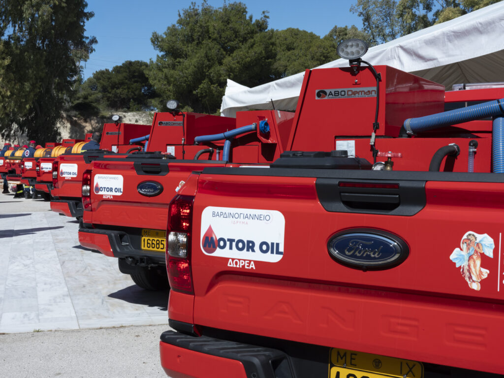 Δωρεά 7 πυροσβεστικών οχημάτων σε δήμους