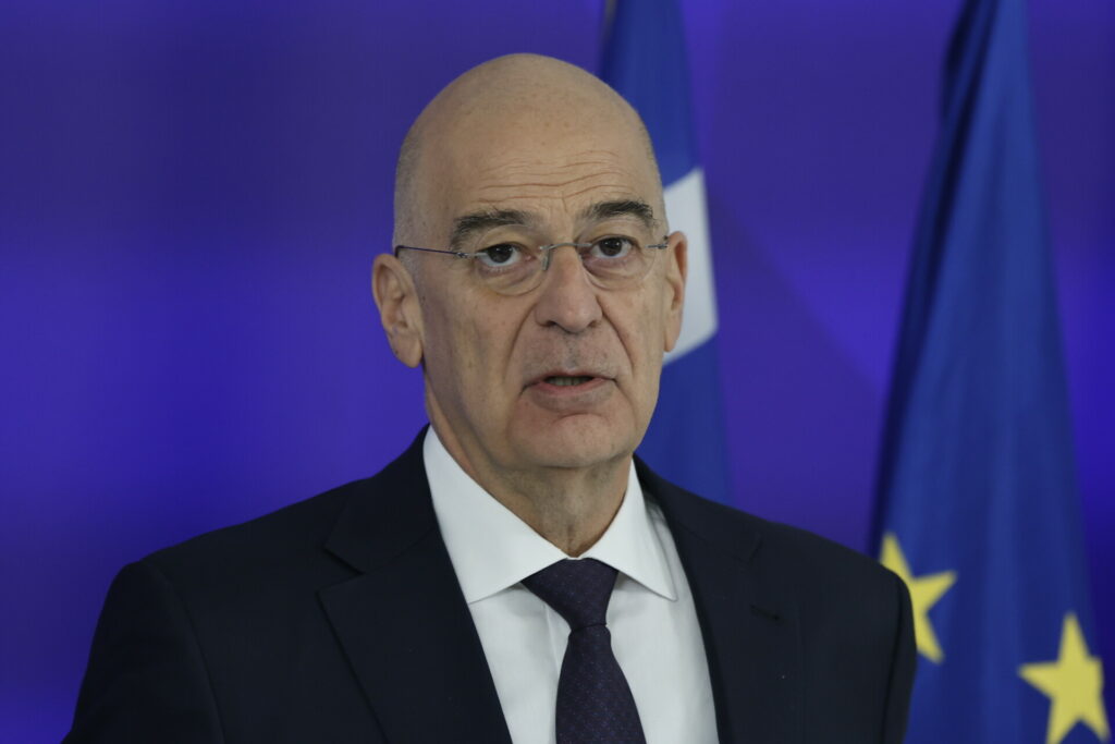 Δένδιας: Διαβεβαιώσεις στήριξης για τους χριστιανούς της Μέσης Ανατολής