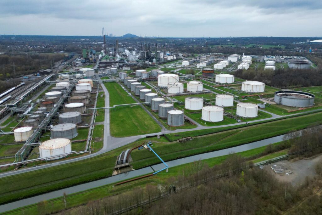 Σε ομηρία η παγκόσμια οικονομία από το κλείσιμο των Στενών του Ορμούζ