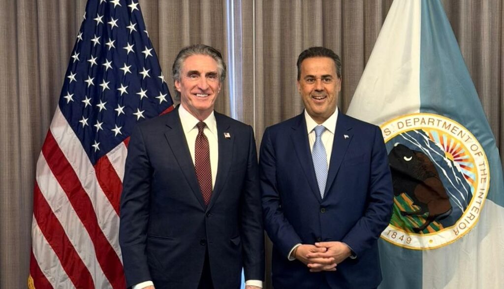 Στο επίκεντρο της συνάντησης Παπασταύρου-Μπέργκαμ ο Κάθετος Διάδρομος