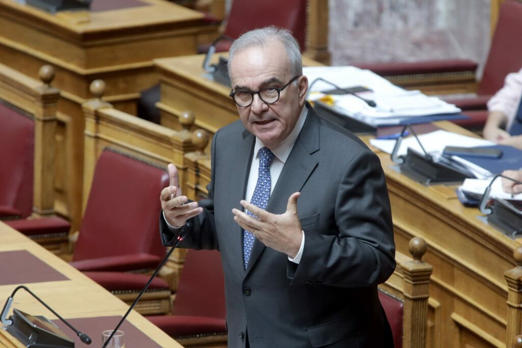 Παπαθανάσης: Συνάντηση με φορείς και επιχειρήσεις της αμυντικής βιομηχανίας