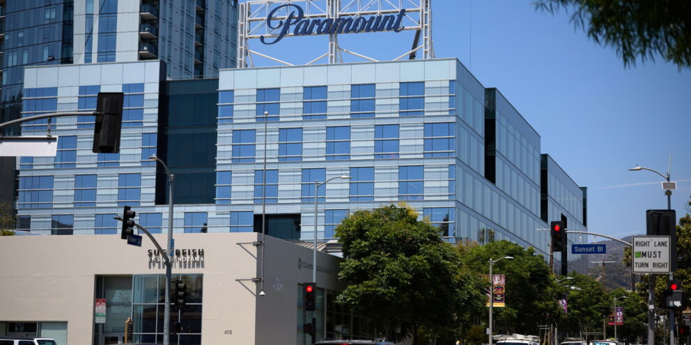 Paramount: “Στο τραπέζι” η πώληση του CNN