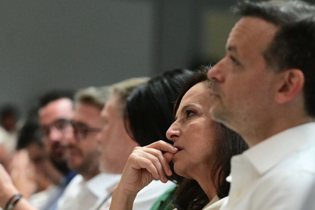 Χαμός στο ΠΑΣΟΚ με τη διεύρυνση – Πυρά από Διαμαντοπούλου και Δούκα