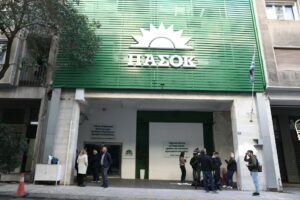 ΠΑΣΟΚ: Εσωκομματικές κάλπες για την ανάδειξη συνέδρων στη σκιά της διαγραφής Κωνσταντινόπουλου