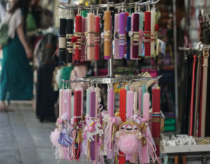 Πάσχα 2026: Τι ώρα θα ανοίξουν καταστήματα και σούπερ μάρκετ την Κυριακή 5 Απριλίου