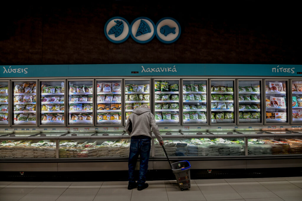 Το κακό σενάριο για τον πληθωρισμό στην Ελλάδα αν το πετρέλαιο παραμείνει πάνω από τα 100 δολάρια