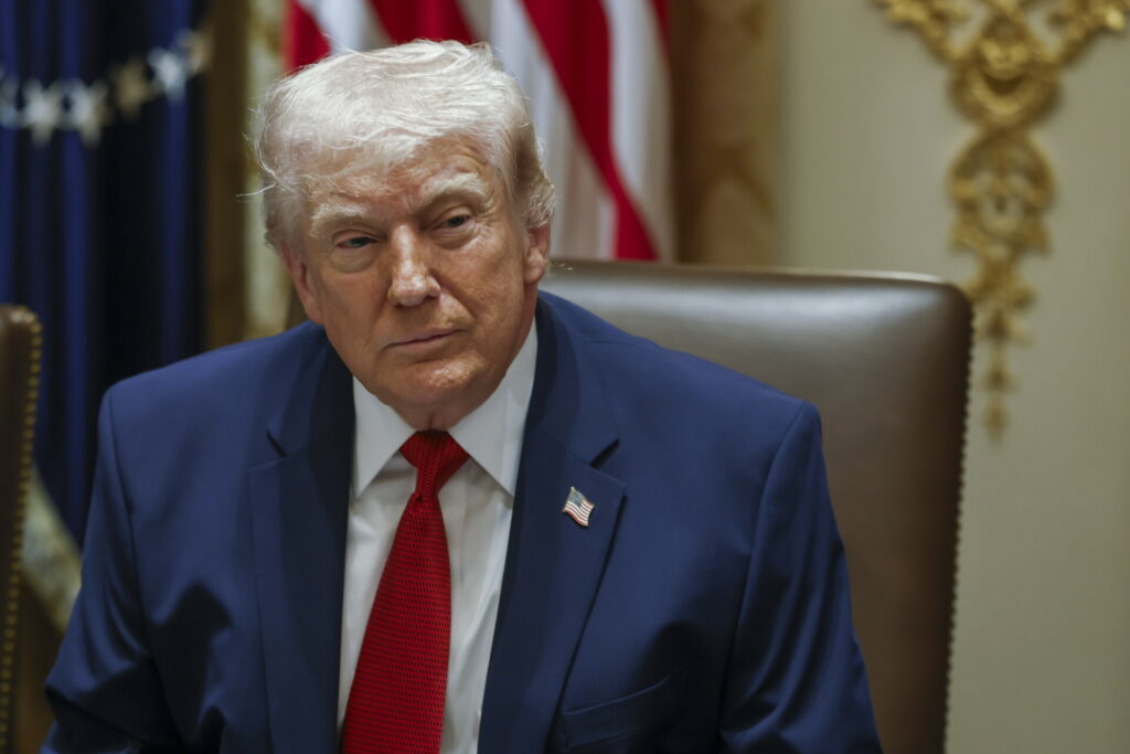 Ο Τραμπ παρέτεινε το τελεσίγραφο στο Ιράν αλλά ετοιμάζεται να στείλει άλλους 10.000 στρατιώτες στη Μέση Ανατολή