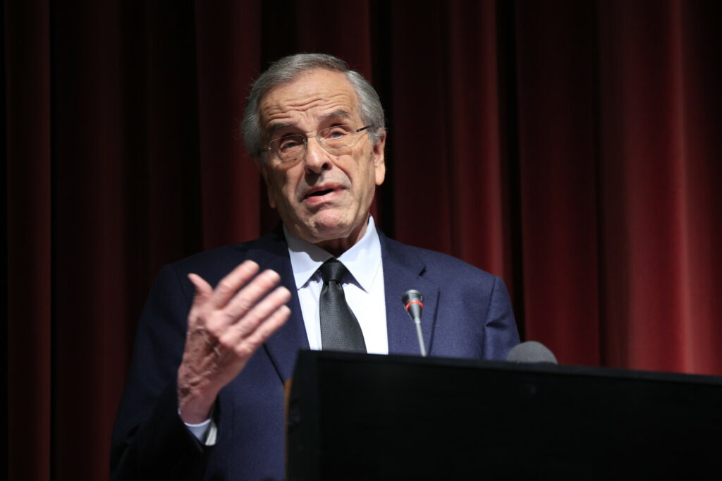 Σαμαράς: Συνέστησε “υπομονή” σχετικά με το ενδεχόμενο υποβολής μηνύσεων για τις υποκλοπές