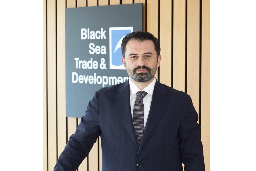 ΠΡΟΕΔΡΟΣ ΤΗΣ ΠΑΡΕΥΞΕΙΝΙΑΣ ΤΡΑΠΕΖΑΣ