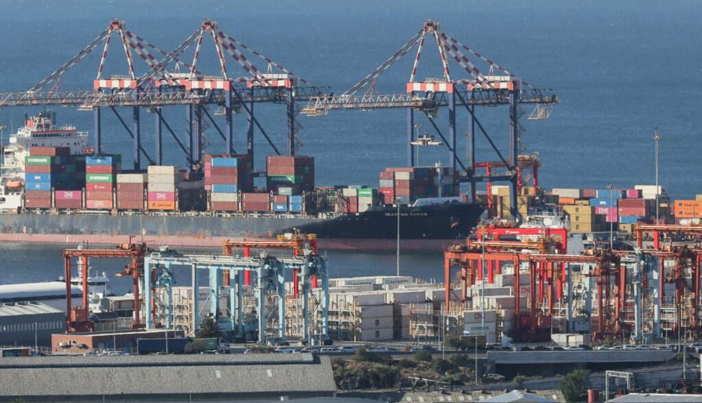 Στενό του Ορμούζ: Παγιδευμένα 3.200 πλοία στον Κόλπο της Μέσης Ανατολής