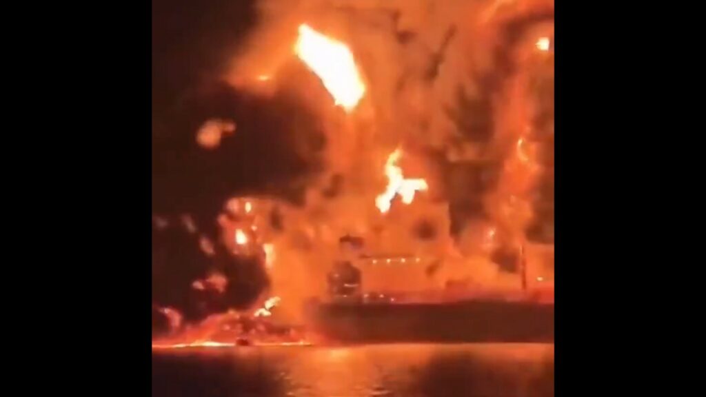 Ελληνικό το ένα δεξαμενόπλοιο που επλήγη στα Στενά του Ορμούζ