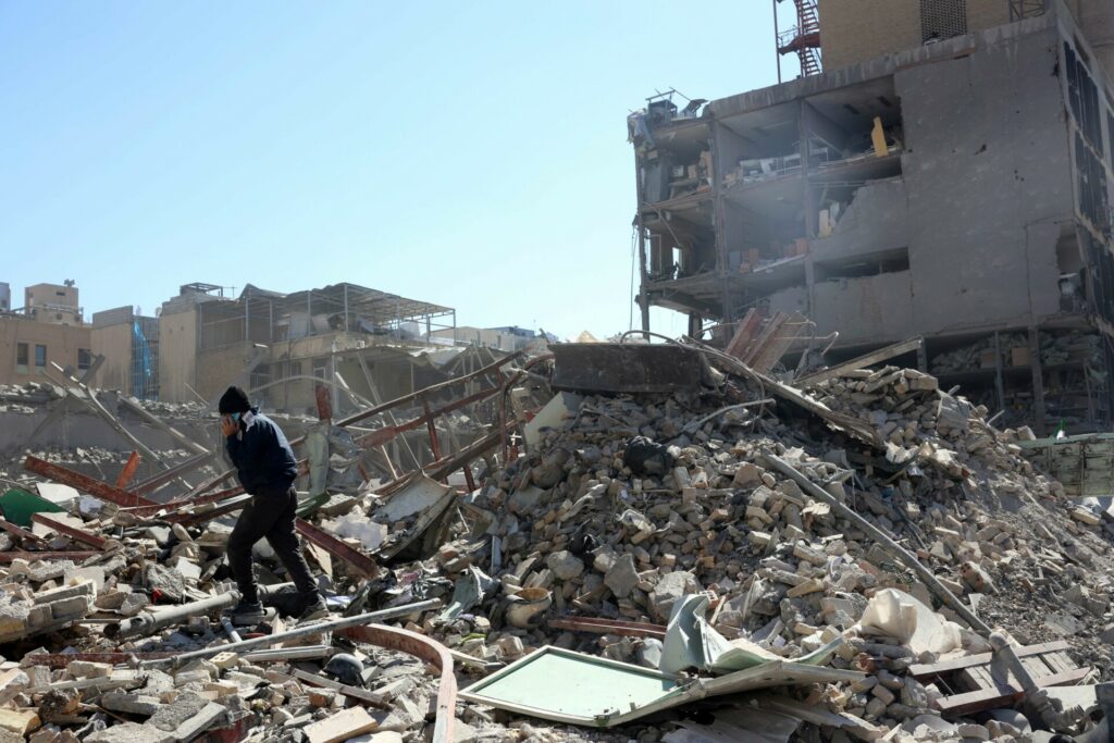 Ισραήλ: Ο στρατός περνά στην “επόμενη φάση” της επίθεσης στο Ιράν, εντολή για να προωθηθούν βαθύτερα στον Λίβανο