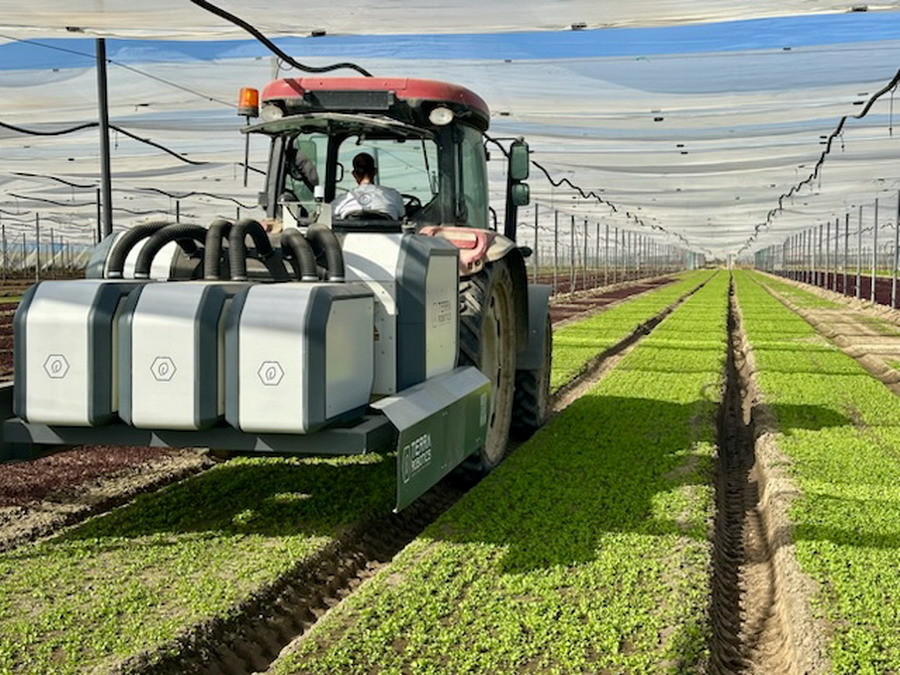 Terra Robotics: Η startup που πολεμάει τα ζιζάνια, βάζοντας τα ρομπότ στο χωράφι