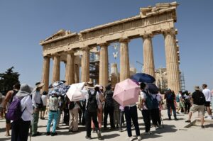 Εκτινάχθηκαν οι ταξιδιωτικές εισπράξεις τον Ιανουάριο, άλμα 58,4% στα 473,3 εκατ. 