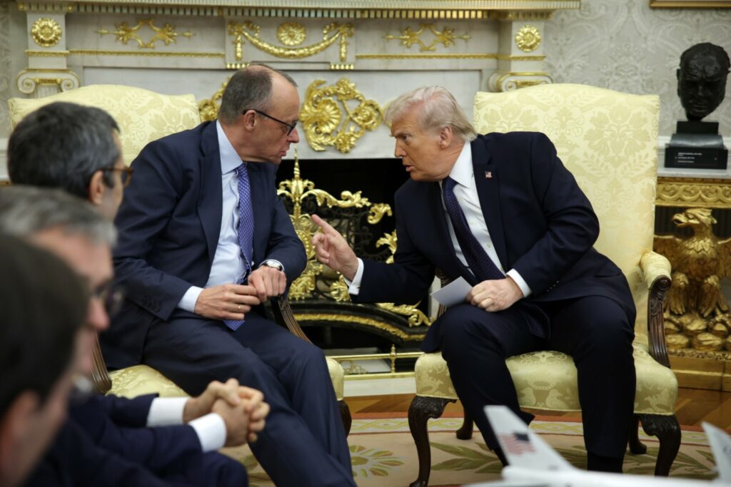 Πόλεμος στο Ιράν: Γιατί ο Τραμπ ζητά τώρα βοήθεια από την Ευρώπη, απειλές από την Τεχεράνη