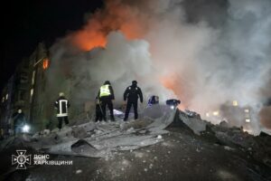 Νέα στρατηγική Πούτιν στην Ουκρανία: Πλήγματα σε υποδομές μέσα σε πόλεις – Με επιθέσεις σε διυλιστήρια απαντά ο Ζελένσκι