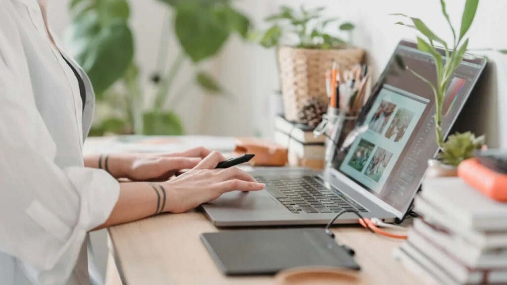 Voucher 750 ευρώ για εργαζομένους: Τα δικαιολογητικά, η αίτηση και πότε αρχίζουν τα μαθήματα