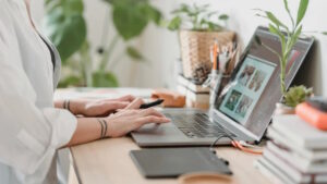 Voucher 750 ευρώ για εργαζόμενους: Έπεσε η πλατφόρμα