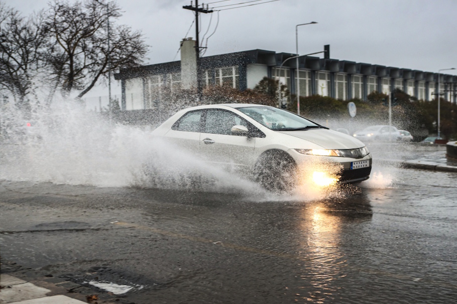 Καιρός: Κρύο, χιόνια και δυνατές καταιγίδες έως την Παρασκευή 20 Μαρτίου
