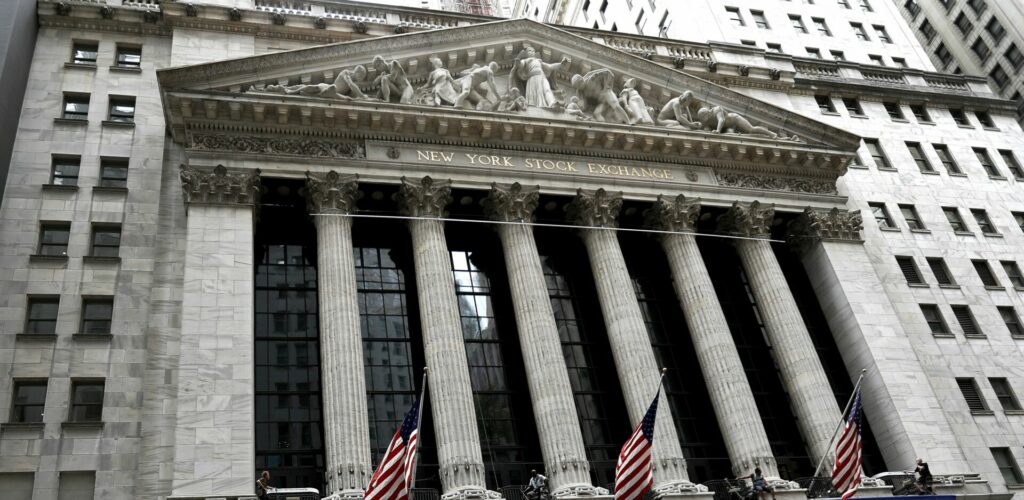 Wall Street: Μπόνους μαμούθ, ύψους 49,2 δισ. δολαρίων το 2025