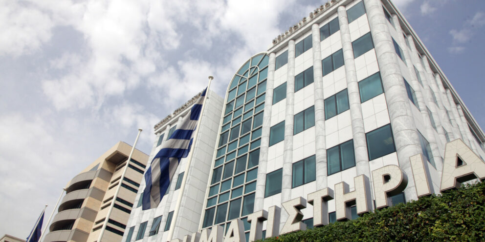 Χρηματιστήριο: Πάνω από 8 δισ. ευρώ σε δύο μήνες, “καυτό” καλοκαίρι άντλησης κεφαλαίων