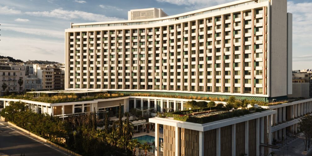 Conrad the Ilisian: Πρεμιέρα με 50% πληρότητα και αμερικανική πελατεία