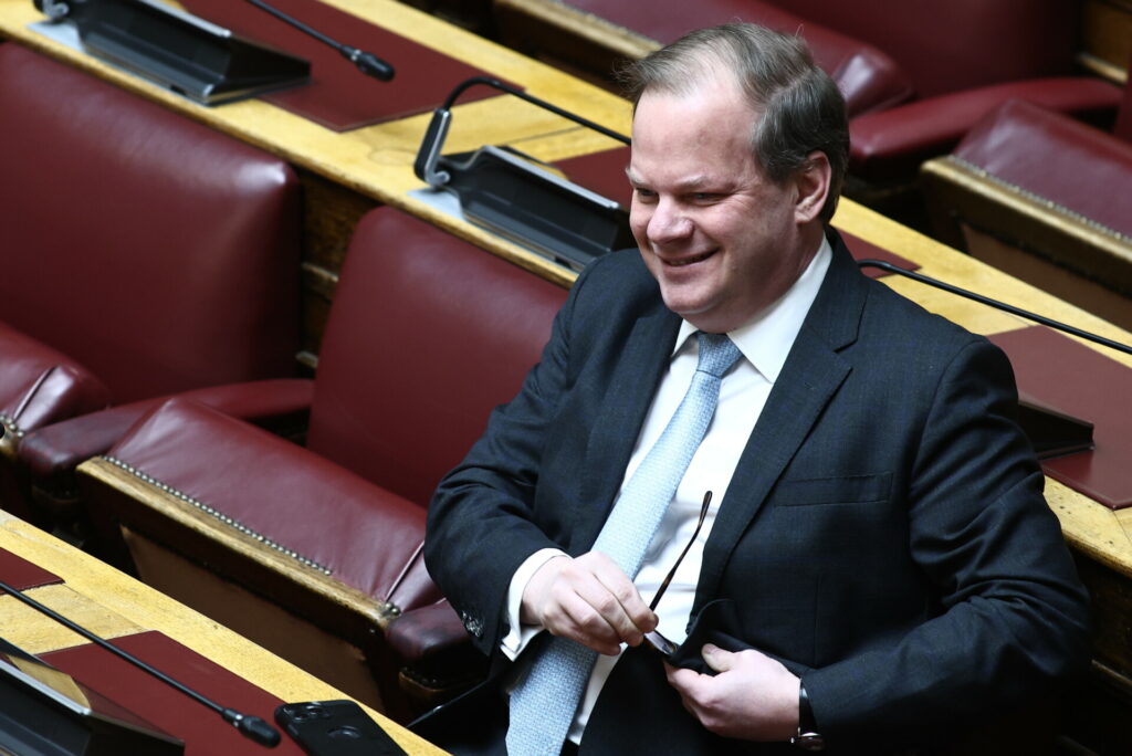 ΟΠΕΚΕΠΕ: To “πρέπει να το φτιάξουμε οπωσδήποτε” και “το ζητάει ο Καραμανλής” – Προσβάσιμη η δικογραφία