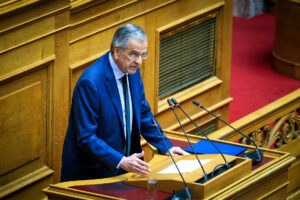 Πυρά Σαμαρά κατά της ΝΔ: Ασπόνδυλο και μεταλλαγμένο κόμμα – Συνώνυμη της διαφθοράς η κυβέρνηση