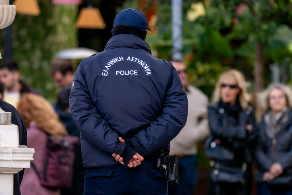 Τέσσερις φορές ισόβια στον πρώην αστυνομικό της Βουλής για την κακοποίηση των παιδιών του