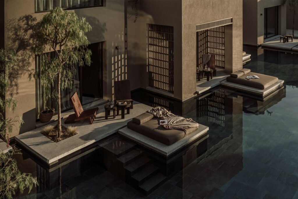 Νέο ξενοδοχειακό deal: Η Domes του Γ. Σπανού αγοράζει τα Casa Cook και Cook’s Club