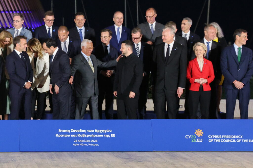 Politico: Μετά τα 90 δισ. στην Ουκρανία, η Ευρώπη έρχεται αντιμέτωπη με τη σκληρή πραγματικότητα