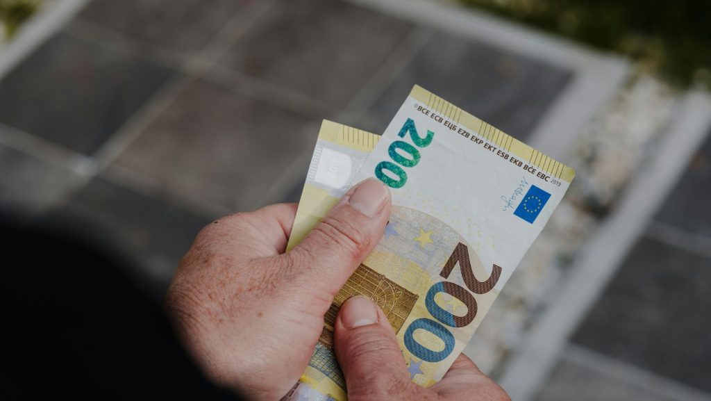 Έκτακτο επίδομα παιδιού 150 ευρώ: Ποιοι το παίρνουν και πότε – Το λάθος που πρέπει να προσέξετε