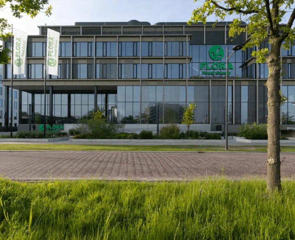 KKR: Εξετάζει την πώληση της Flora Food έως 10 δισ. δολάρια